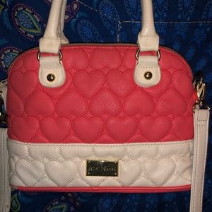 Betsey Johnson Shell Crossbody Purse👛